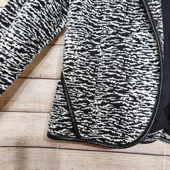 Women's CHICO'S Zebra-Print Style Jacquard Jacket Black & White Size 2 (M/L) - Picture 3 of 13